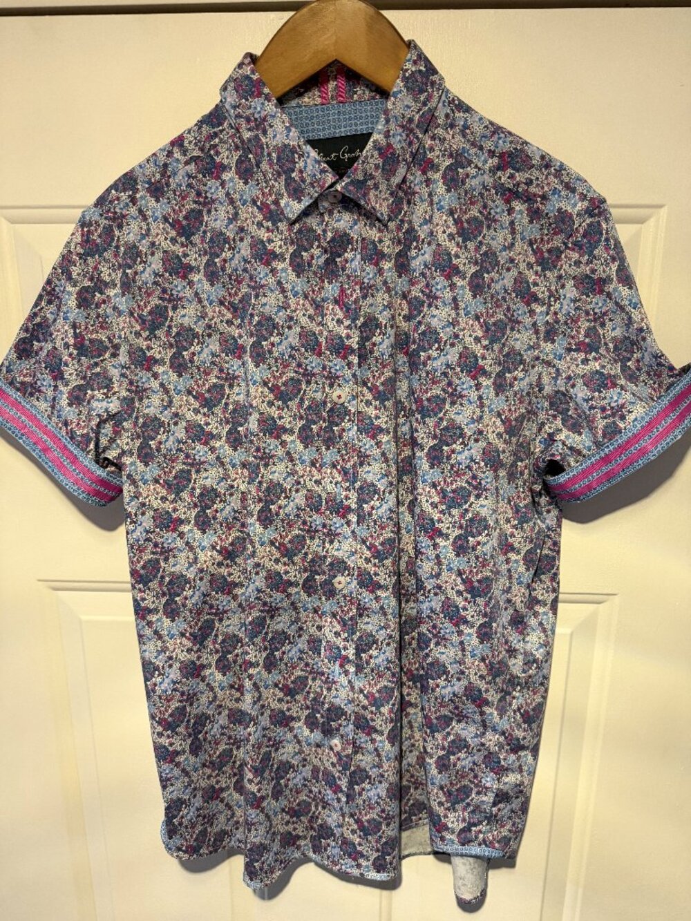 Robert Graham Slim Fit Men's shirt size large - Like New